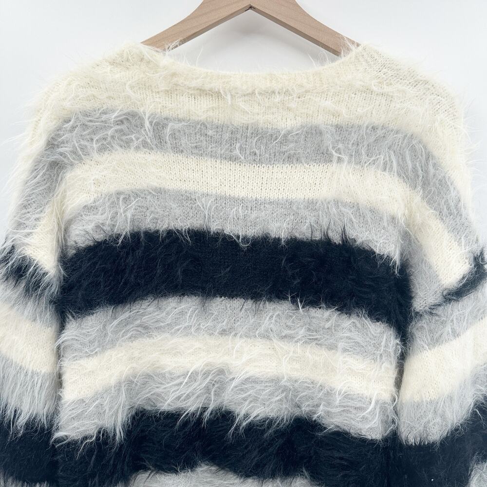 Aelfric Eden Color Blocking Striped Fuzzy Cardiga… - image 5